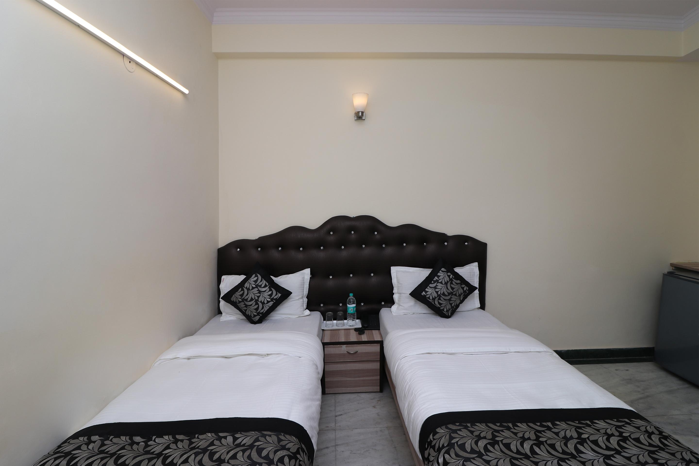 Adb Rooms Hotel Silver Shine 뉴델리 외부 사진