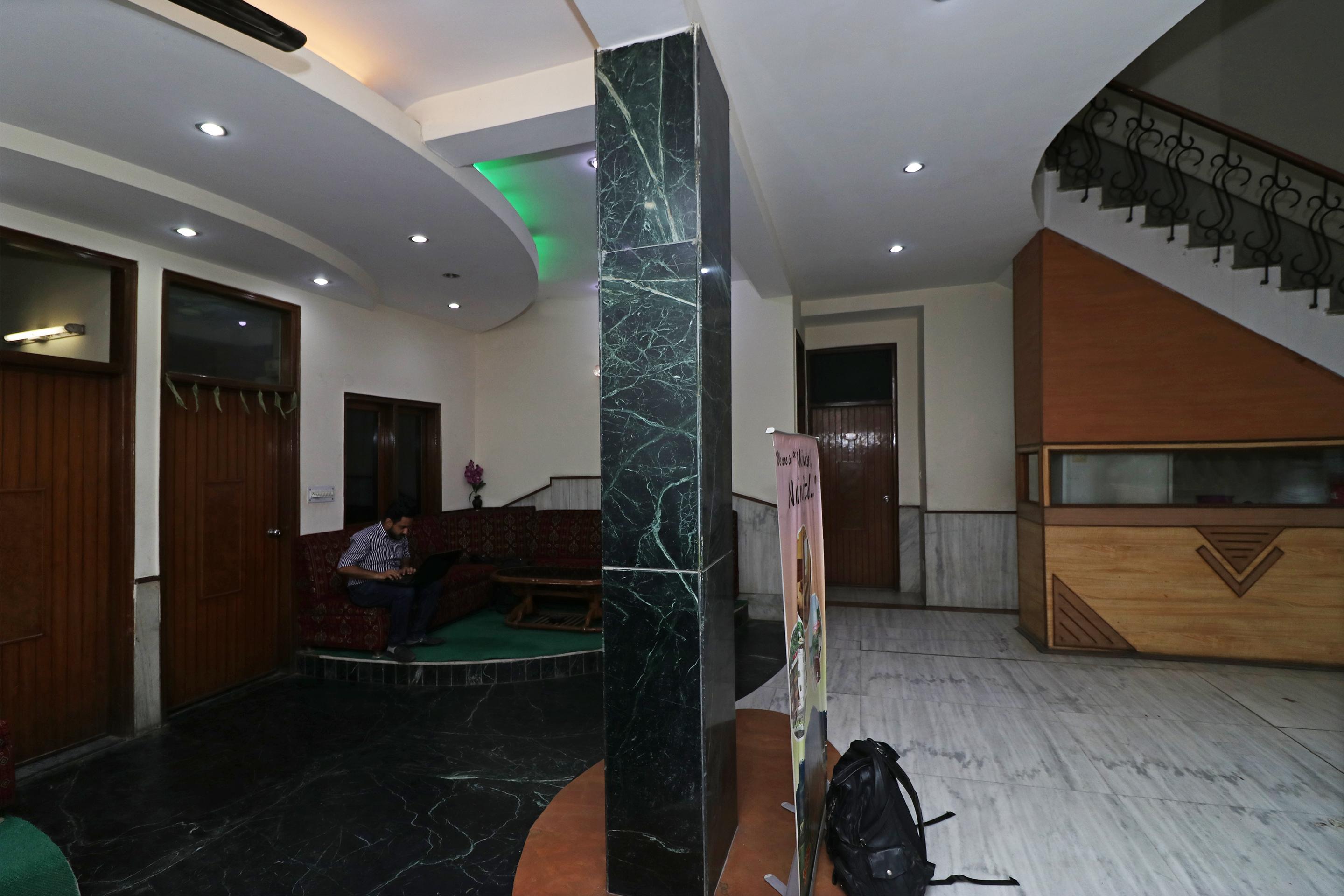 Adb Rooms Hotel Silver Shine 뉴델리 외부 사진